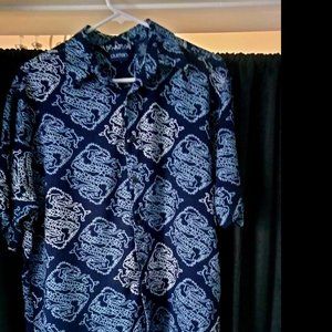 Original size medium short sleeve two tone blue dragon print shirt